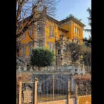Facciata principale di villa Scott