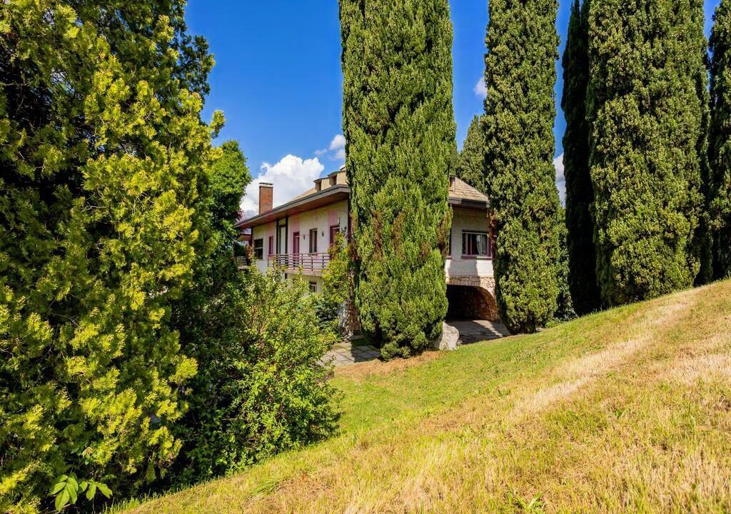 alberi e cipressi - oggiono - villa in vendita - meriggi