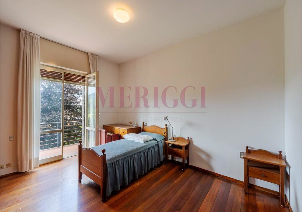 cameretta con pavimento in parquet - oggiono - villa in vendita - meriggi