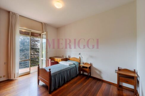 cameretta con pavimento in parquet - oggiono - villa in vendita - meriggi