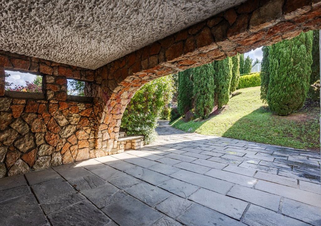 ingresso coperto all'autorimessa - oggiono - villa in vendita - meriggi