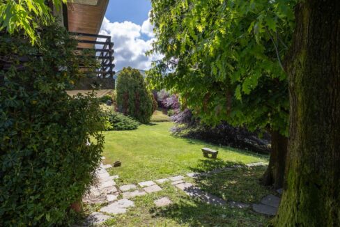 passaggio in giardino - oggiono - villa in vendita - meriggi