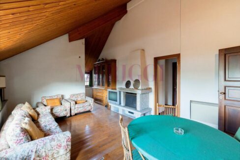 salotto in mansarda - oggiono - villa in vendita - meriggi