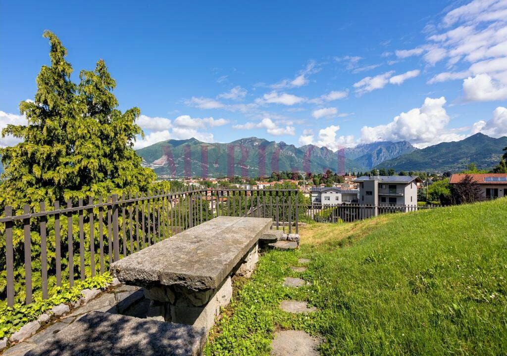 tavolo in pietra con panorama - oggiono - villa in vendita - meriggi