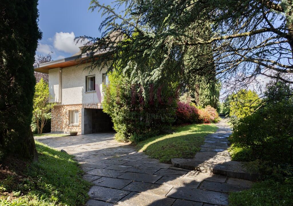 vialetto e piazzale di manovra - oggiono - villa in vendita - meriggi