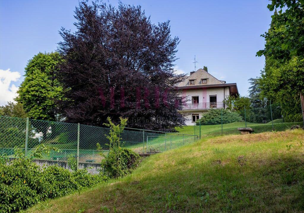 villa vista dal campo da tennis - oggiono - villa in vendita - meriggi