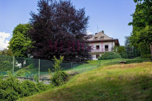 villa vista dal campo da tennis - oggiono - villa in vendita - meriggi
