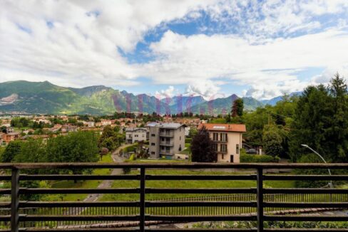 vista dal terrazzo - oggiono - villa in vendita - meriggi