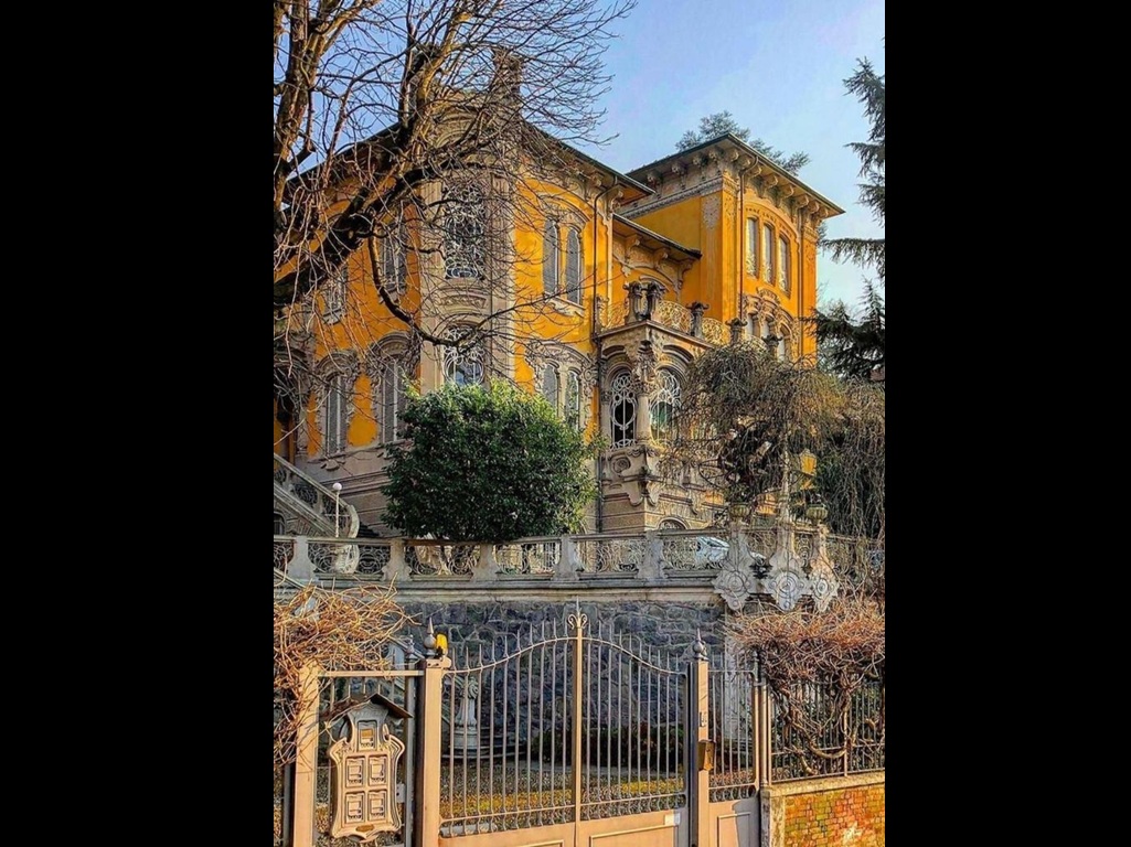 Facciata principale di villa Scott