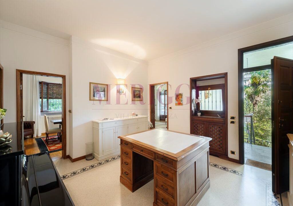 atrio di ingresso - villa inverigo in vendita - meriggi