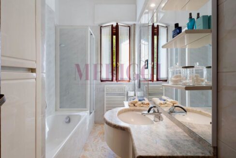 bagno padronale - villa inverigo in vendita - meriggi