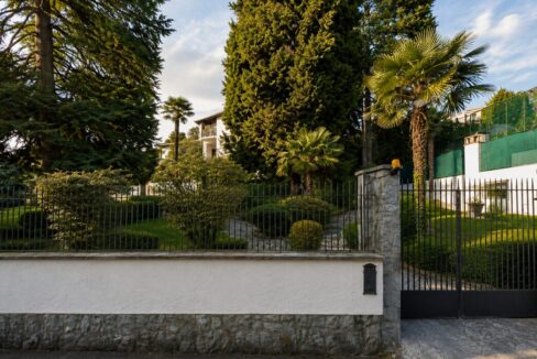 cancellata - accesso villa inverigo - meriggi