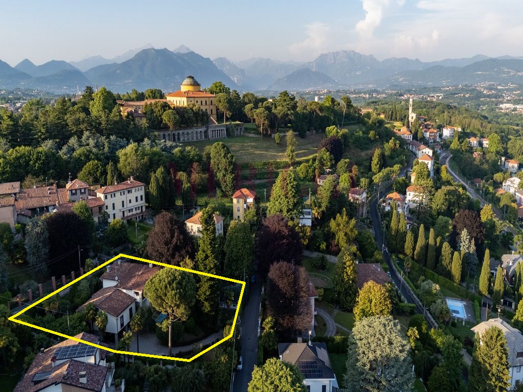 Villa in vendita – Inverigo