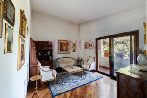 salotto al primo piano - villa inverigo in vendita - meriggi