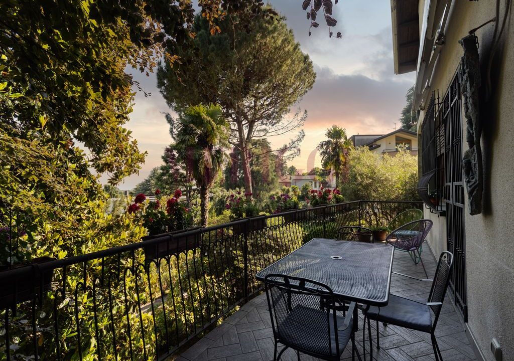 terrazzino con vista - villa inverigo in vendita - meriggi