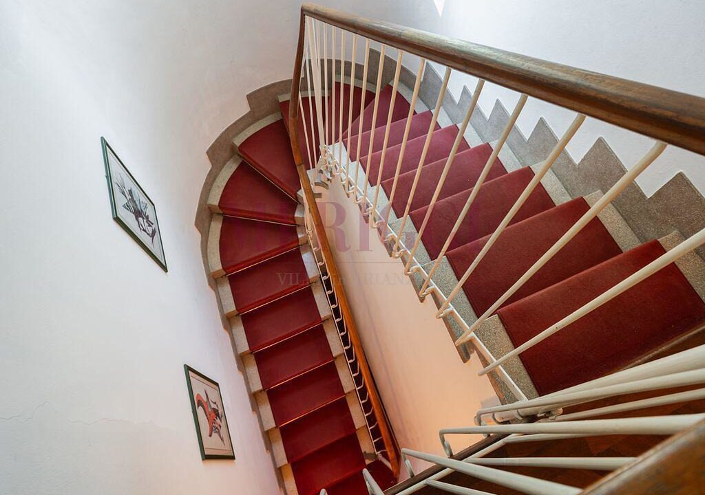 vano scala visto dall'alto - villa inverigo in vendita - meriggi