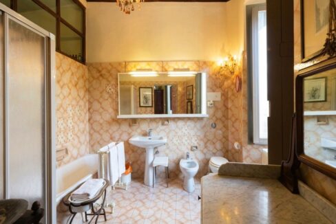 bagno primo piano - Brongio - vendita - palazzo fumagalli