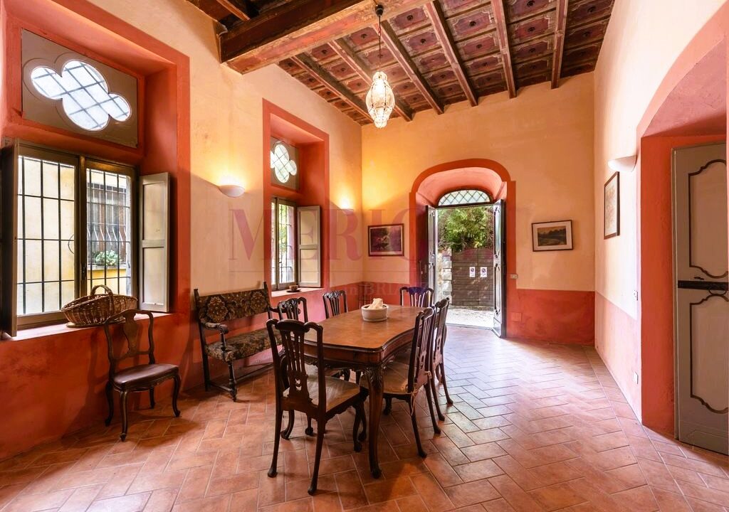 cappellacon soffitto in legno - Brongio - vendita - palazzo fumagalli