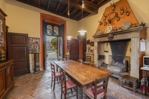 cucina con camino - Brongio - vendita - palazzo fumagalli