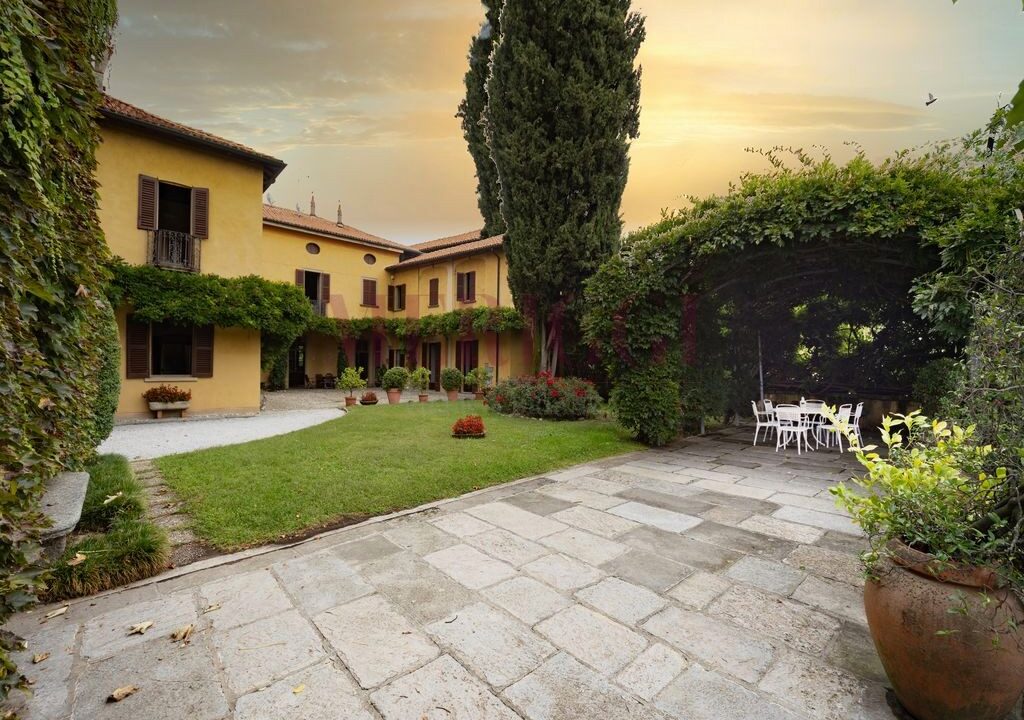 facciata e vista gazebo - Brongio - vendita - palazzo fumagalli
