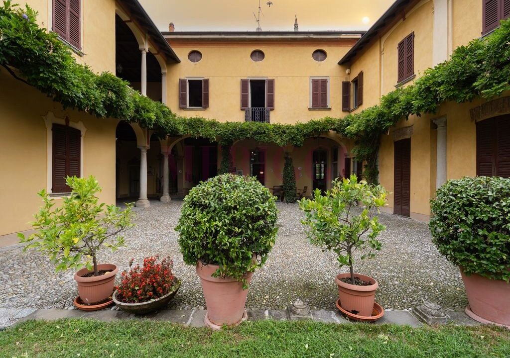 facciata interna - Brongio - vendita - palazzo fumagalli