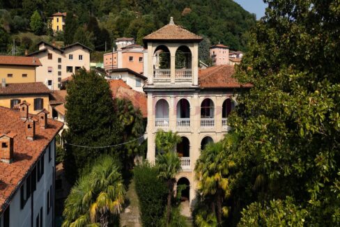 acciata-principale-e-panorama-villa-bonacina-airuno-via-Dante-meriggi