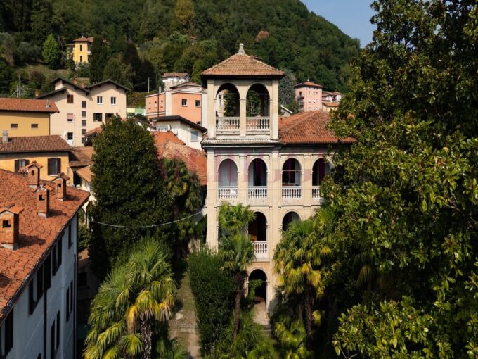 acciata-principale-e-panorama-villa-bonacina-airuno-via-Dante-meriggi