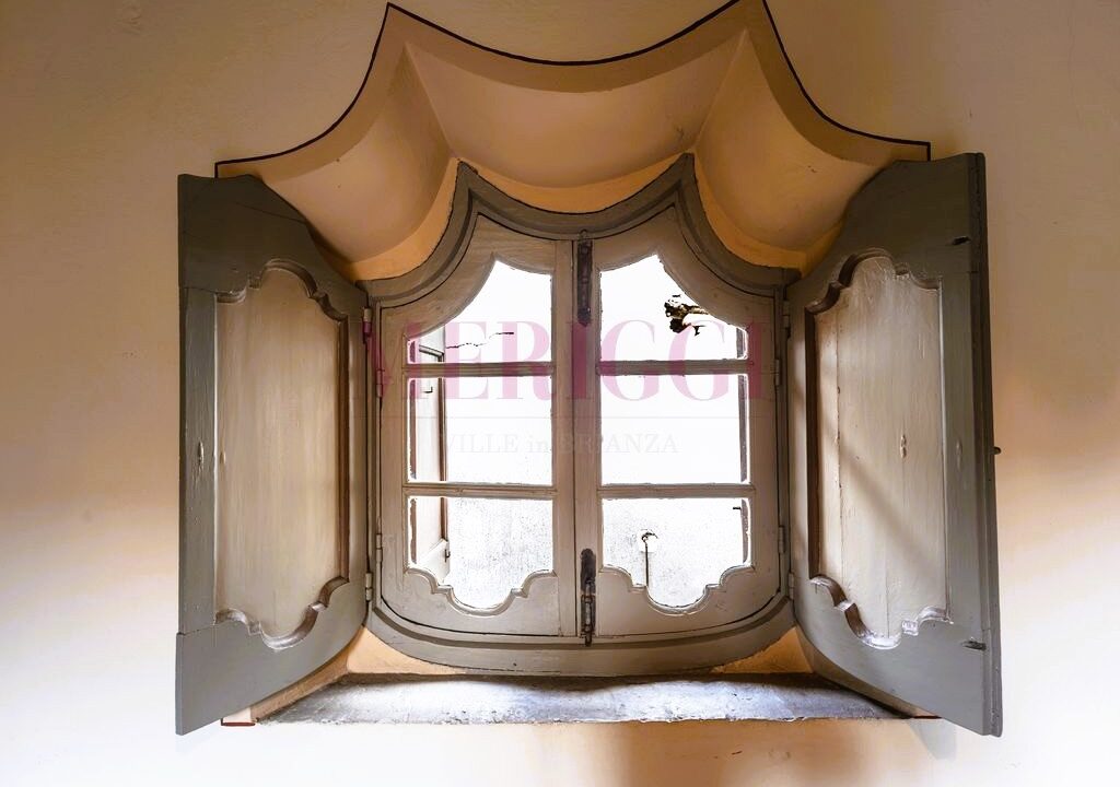finestrella - Brongio - vendita - palazzo fumagalli