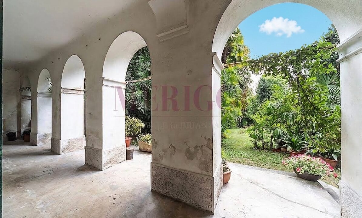 loggiato piano terreno- villa bonacina - airuno - via Dante - meriggi