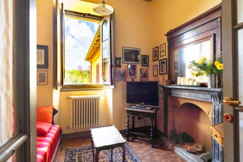 sala tv con camino - Brongio - vendita - palazzo fumagalli