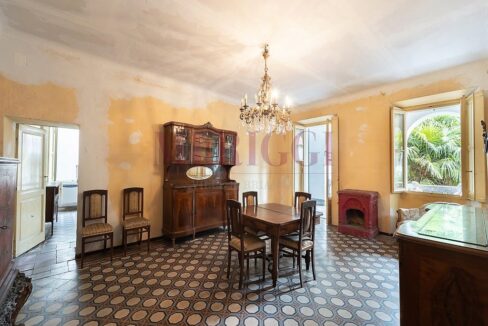 salotto al primo piano- villa bonacina - airuno - via Dante - meriggi