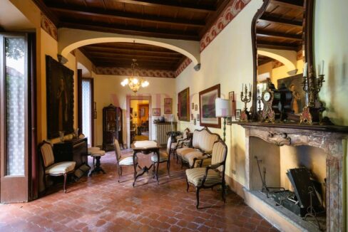 soggiorno e camino - Brongio - vendita - palazzo fumagalli