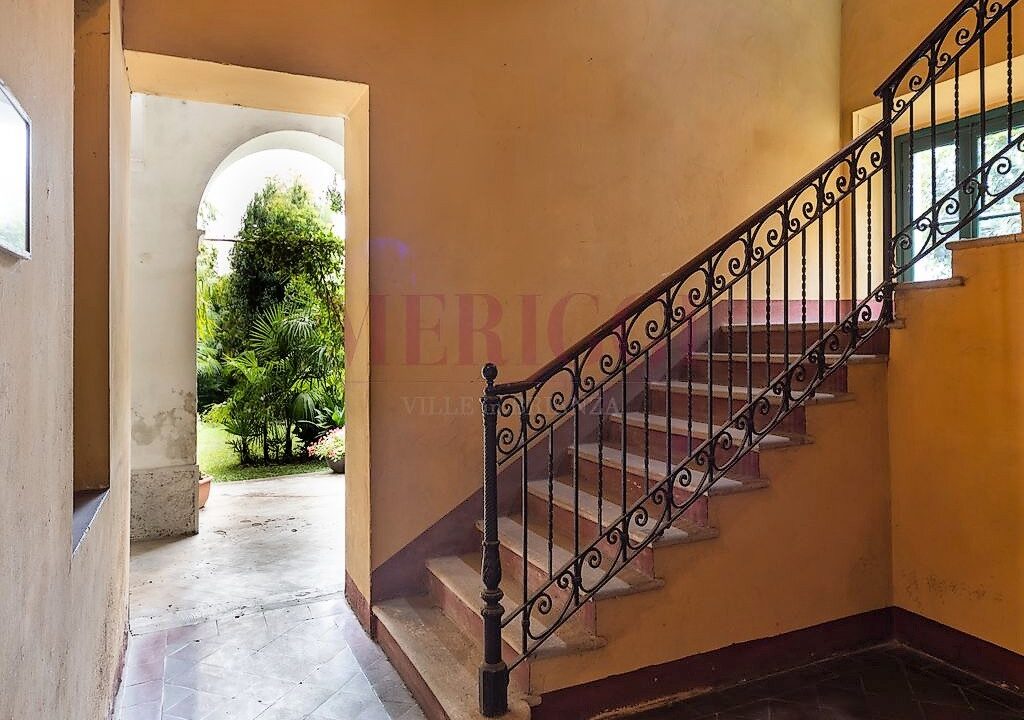 vano scala- villa bonacina - airuno - via Dante - meriggi