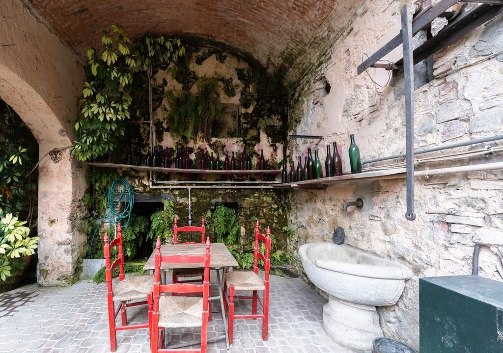 vasca in pietra in limonaia - Brongio - vendita - palazzo fumagalli