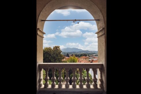 vista a sud dalla torretta- villa bonacina - airuno - via Dante - meriggi
