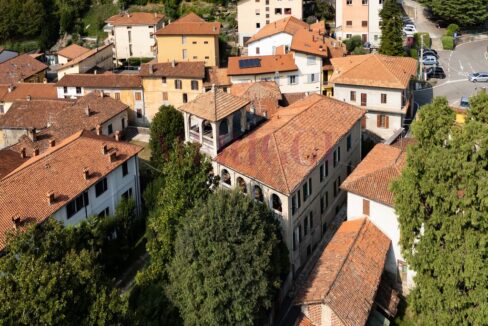 vista-aerea-lato-est-villa-bonacina-airuno-via-Dante-meriggi