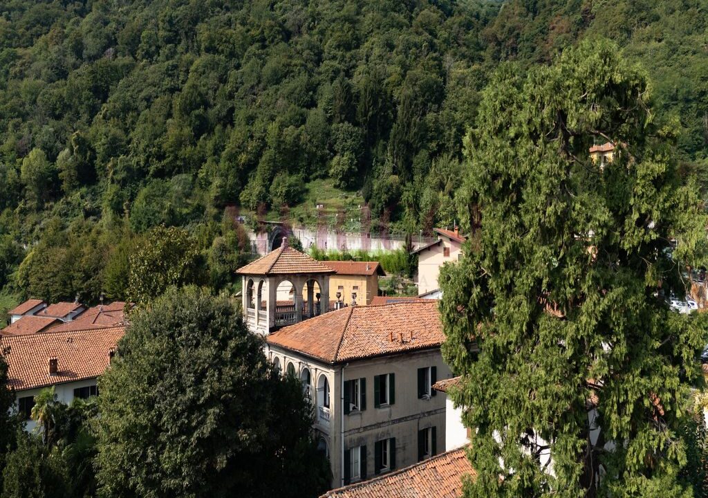 vista-lato-est-e-panorama-villa-bonacina-airuno-via-Dante-meriggi
