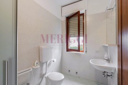 bagno primo piano - brongio - piazza fumagalli - vendita villa - meriggi