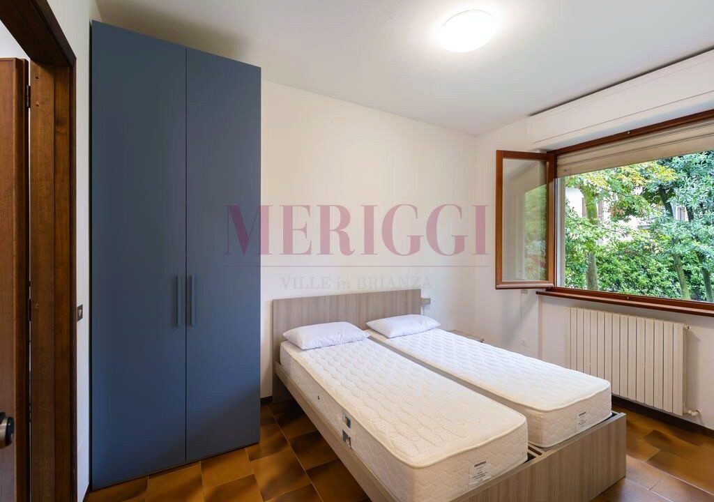 camera doppia - brongio - piazza fumagalli - vendita villa - meriggi