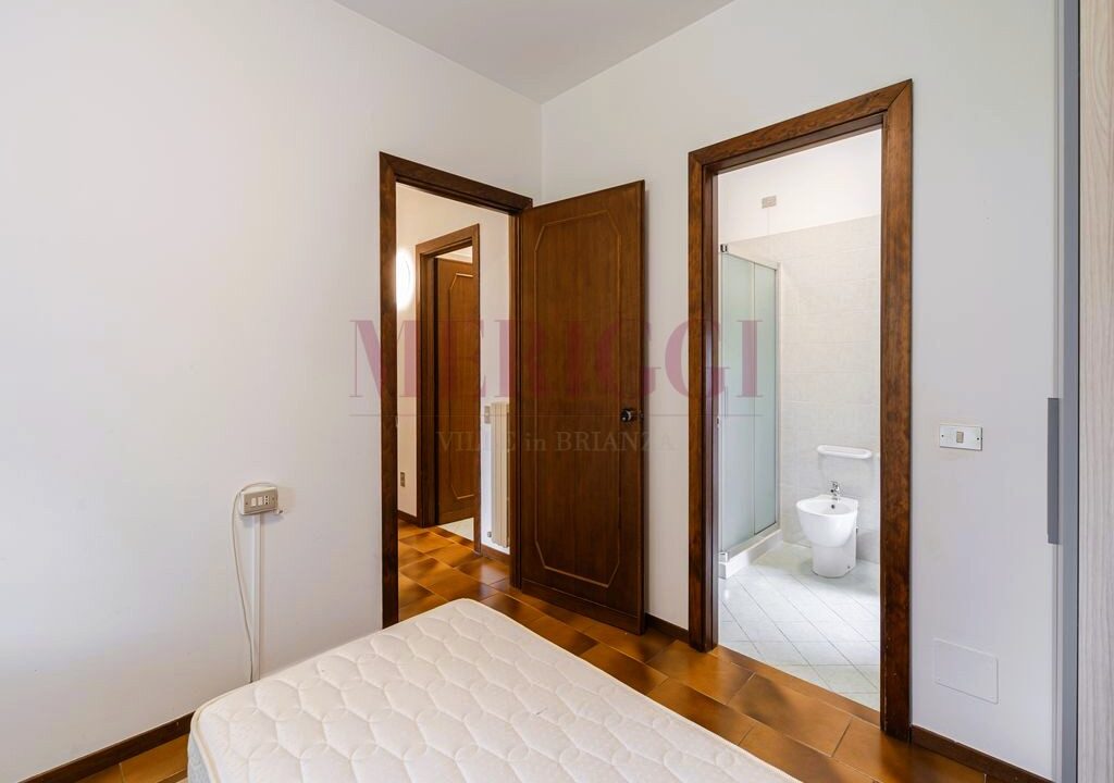 camera e bagno - brongio - piazza fumagalli - vendita villa - meriggi