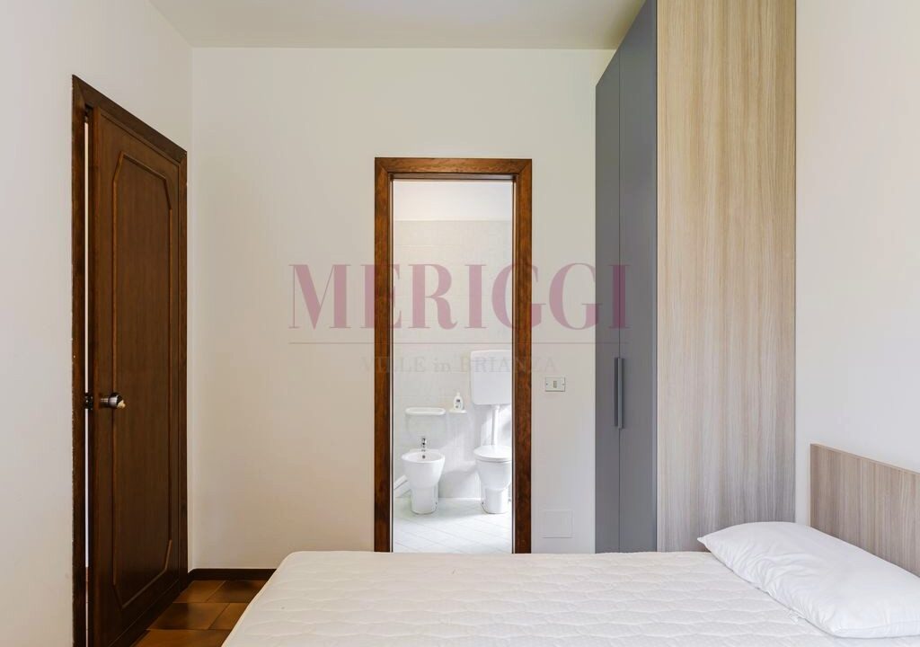 camera e porta bagno - brongio - piazza fumagalli - vendita villa - meriggi