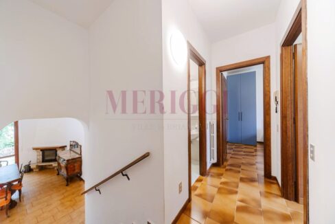 disimpegno primo piano - brongio - piazza fumagalli - vendita villa - meriggi