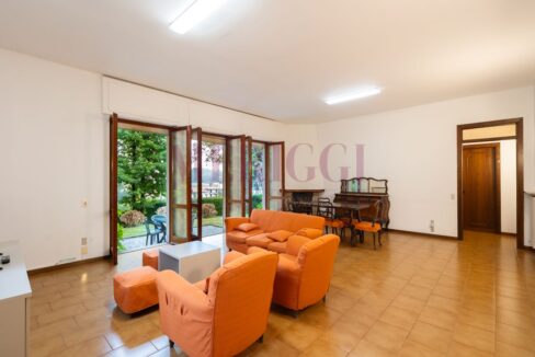 soggiorno e vista - brongio - piazza fumagalli - vendita villa - meriggi