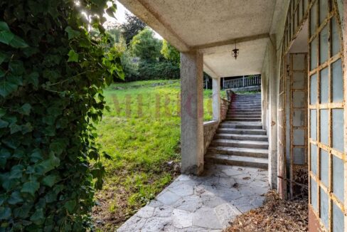 portico piano terra - villa vendita - Asso - Meriggi