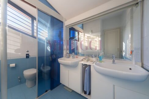 bagno azzurro - arcore - villa in vendita - meriggi