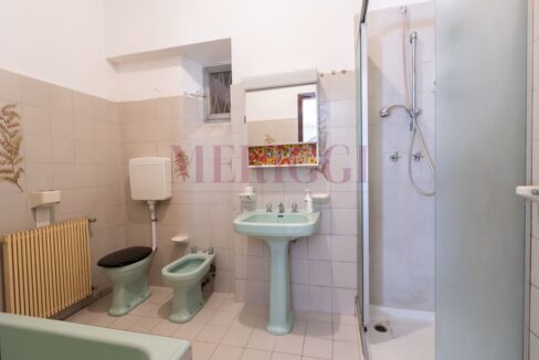 bagno con doccia - villa epoca erba - vendita - meriggi