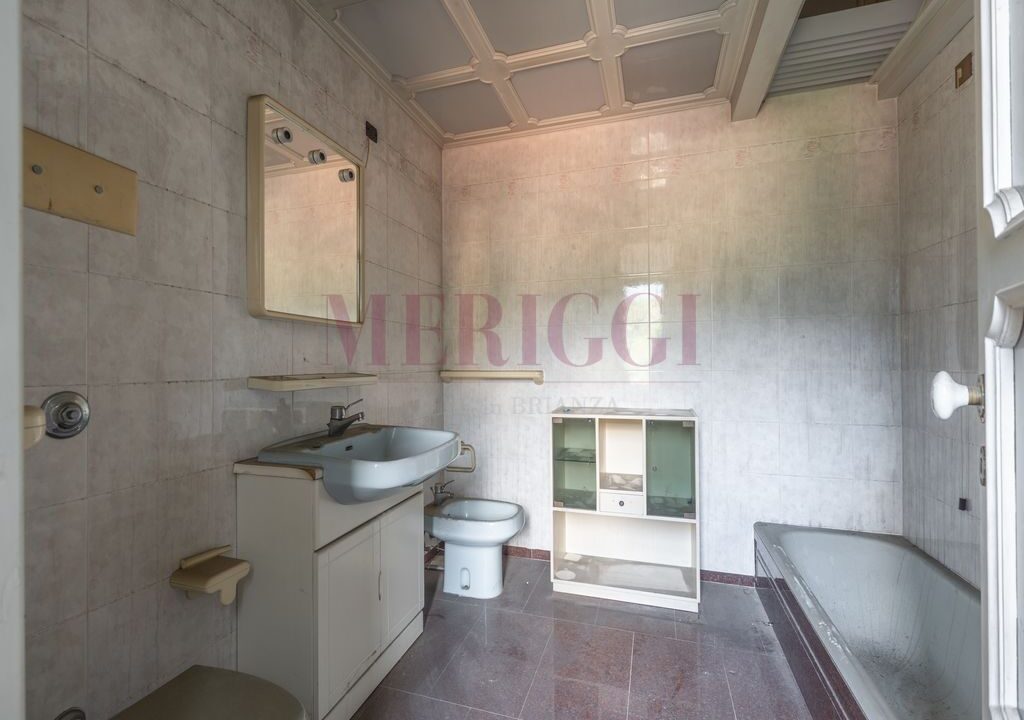 bagno padronale - villa Asso - vendita - Meriggi