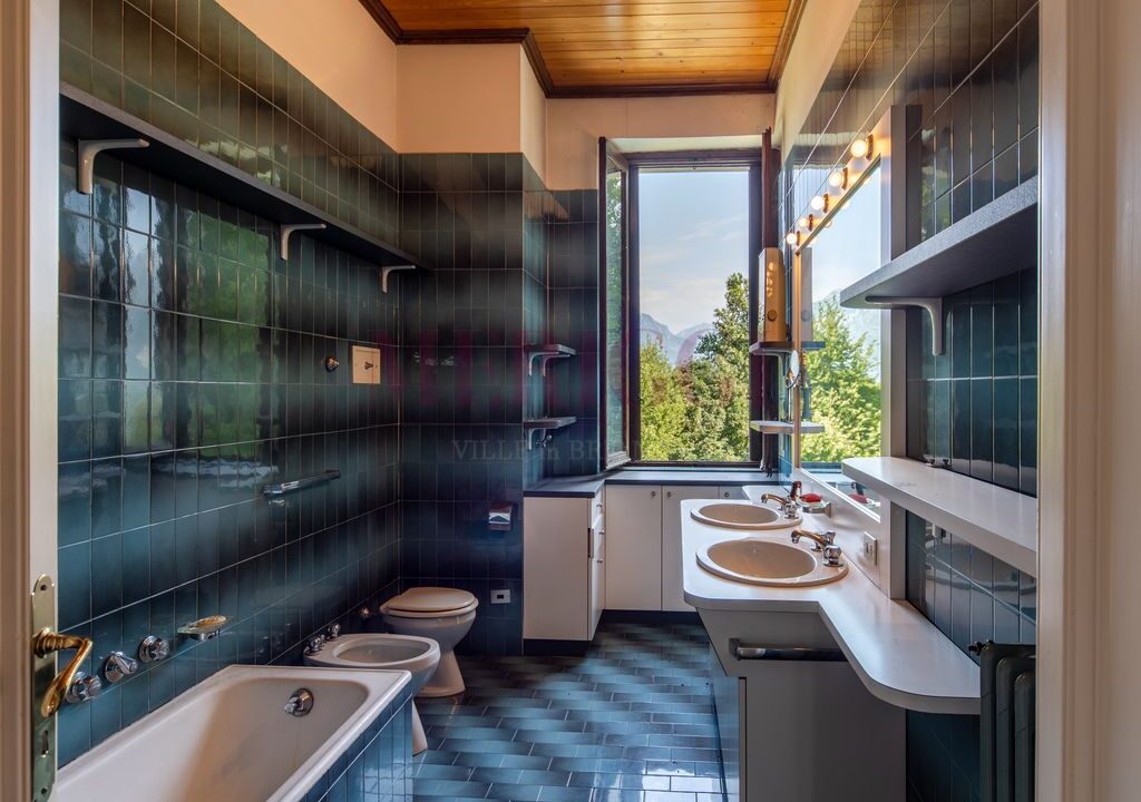 bagno padronale - villa Oggiono - vendita - Meriggi