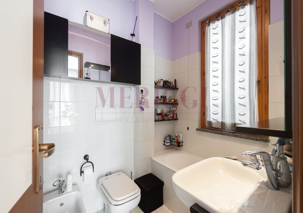 bagno padronale. Meriggi immobiliare vendita villa calolziocorte