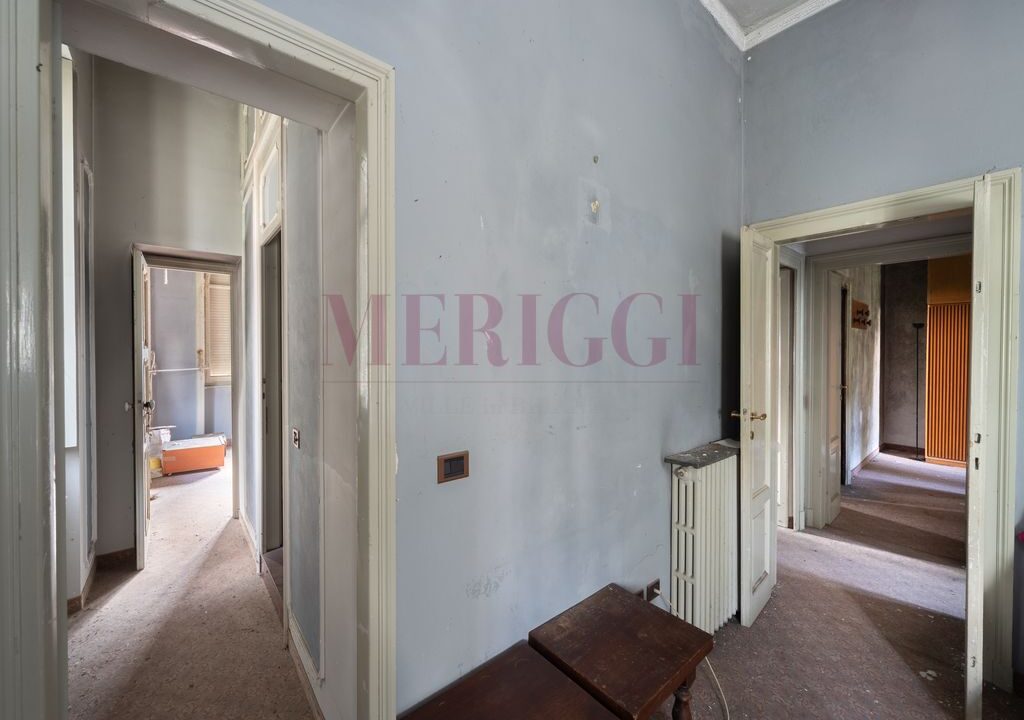 camera con doppio ingresso - villa Asso - vendita - Meriggi